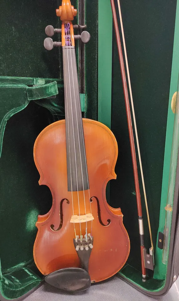 1975 DEFIL Skrzypce Popularne 4/4 violin with bow and fitted hard shell case