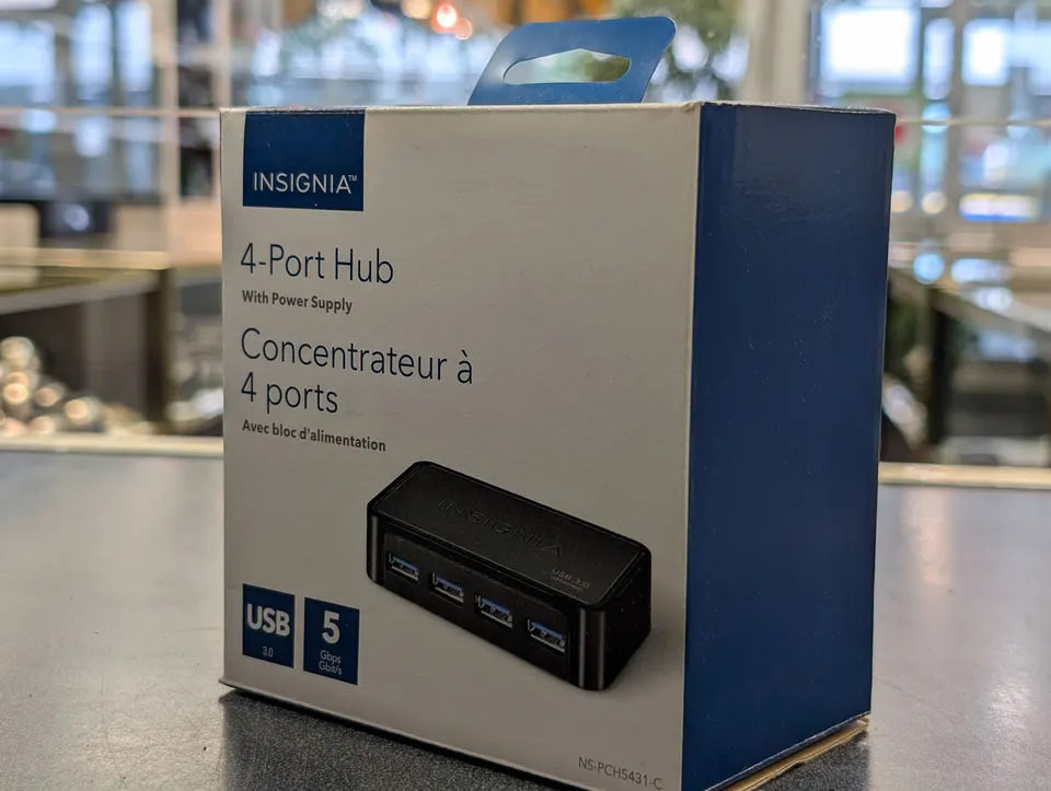 Insignia 4-Port USB 3.0 Hub with Power Supply