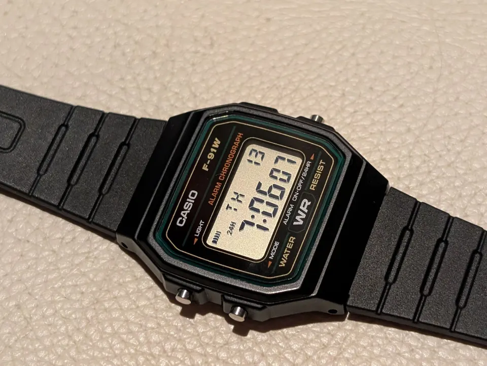 Casio F-91W Standard (black resin)