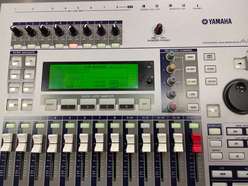 Yamaha AW16G 16-Track Digital Audio Workstation Multitrack Recorder CD-RW Mixer