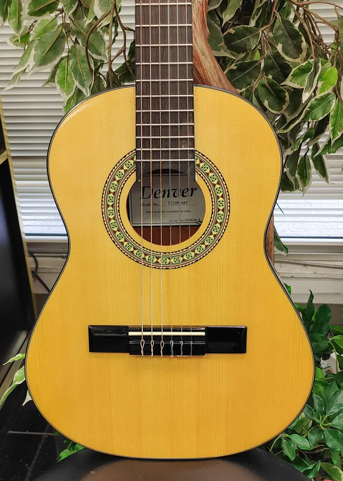 Denver DC12N-NAT 1/2-size natural gloss nylon-string classical acoustic guitar with decorative rosette, slotted headstock