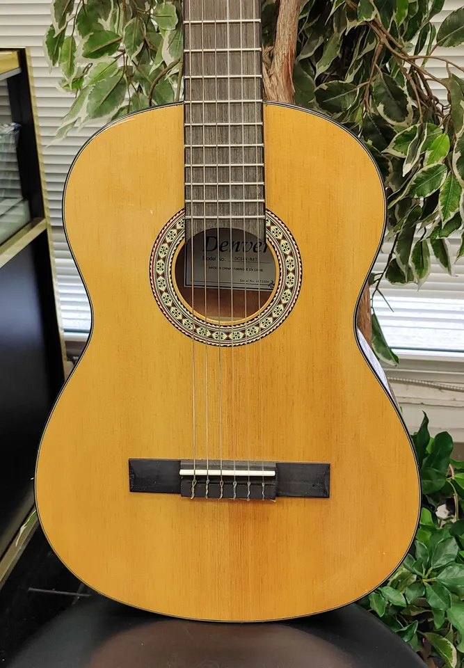 Denver DC34N-NAT natural gloss 3/4-size nylon-string classical acoustic guitar with decorative rosette, slotted headstock