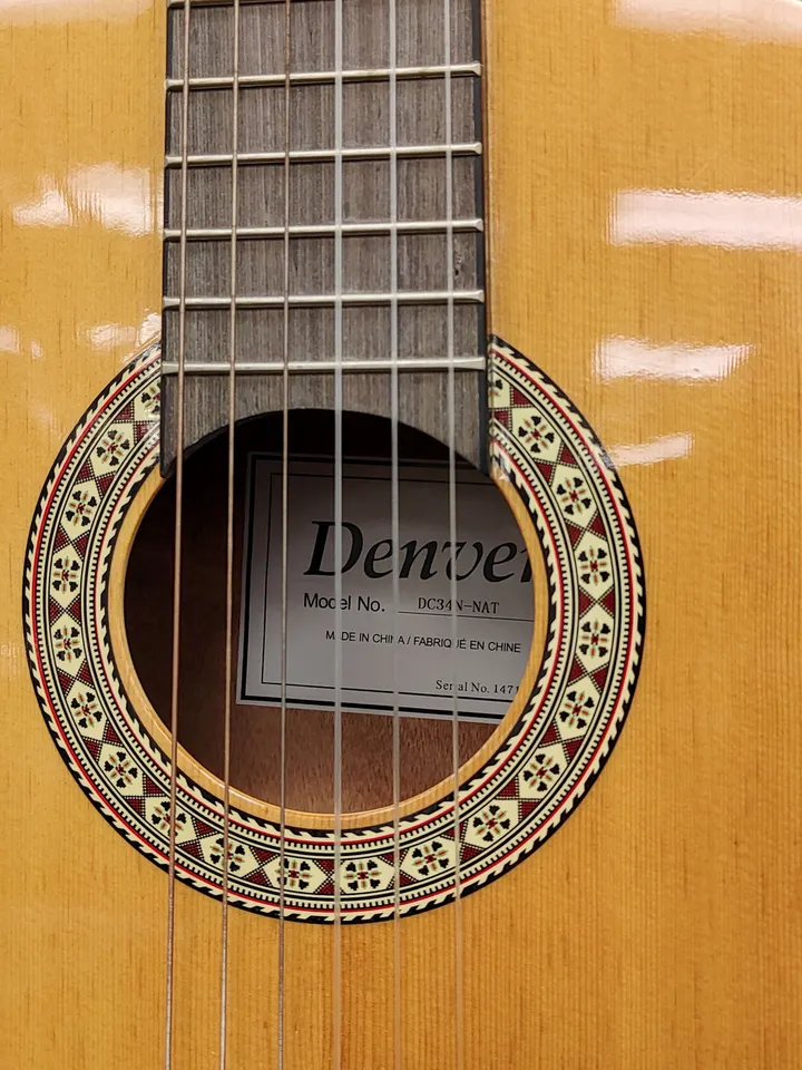 Denver DC34N-NAT natural gloss 3/4-size nylon-string classical acoustic guitar with decorative rosette, slotted headstock