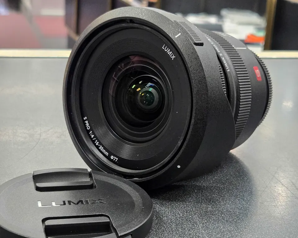 Panasonic Lumix S PRO 16-35mm f/4 L-Mount Wide Zoom (S-R1635)