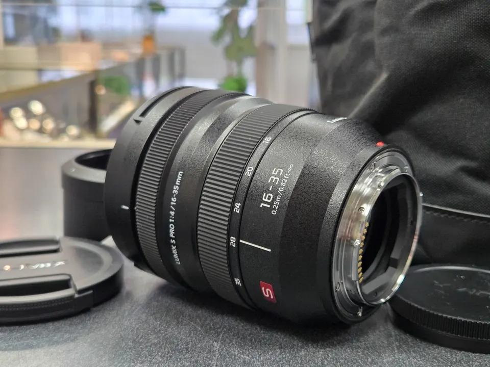 Panasonic Lumix S PRO 16-35mm f/4 L-Mount Wide Zoom (S-R1635)