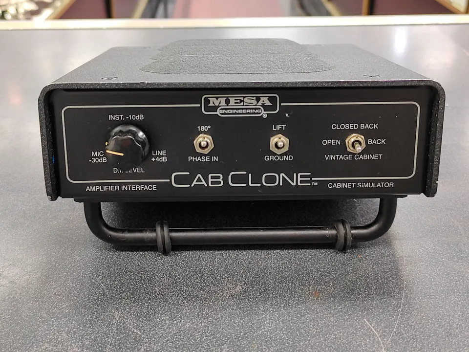 Mesa/Boogie CabClone 8-ohm 150W guitar amp load box and cabinet simulator